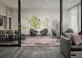 Courtyard by Marriott Portland East 2