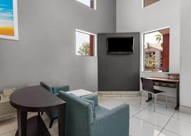 Days Inn by Wyndham Phoenix West 4