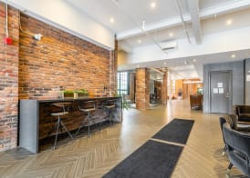 GLOBALSTAY. Dundurn LOFTS. Free parking 4