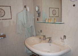 Hôtel Maillot 2