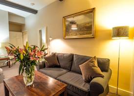 Six Brunton Place Guest House 4