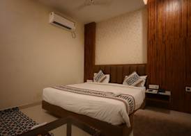 HOTEL SANTOOR 5