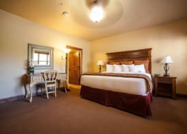 Cable Mountain Lodge 5
