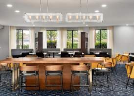 Courtyard by Marriott Richmond North 2