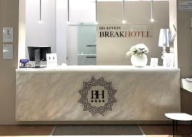 Break Hotel 2