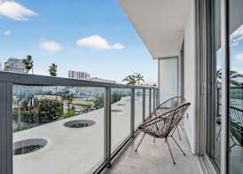 Biscayne Cove by Rove - Condo With Private Balcony 4