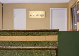 Travelodge by Wyndham Fort Lauderdale 2