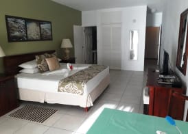 Tropical Sunset Beach Apartment Hotel 4