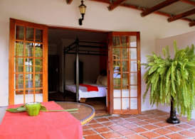 Orange-Ville Lodge & Guesthouse 2