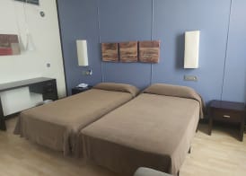 Hotel Puerta de Ocaña 5