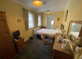 Pickwicks Guest House 5
