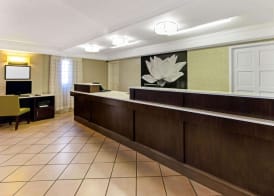La Quinta Inn by Wyndham Santa Fe 2