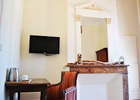 Logis Hotels - Le Saint Marcel 5