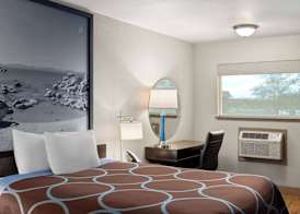Super 8 by Wyndham Fallon 4