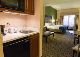 Holiday Inn Express & Suites WINCHESTER by IHG 4