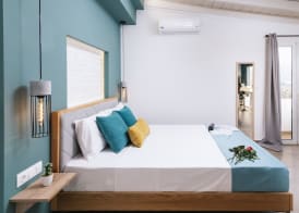 Ermis Luxury Suites & Apartments 5