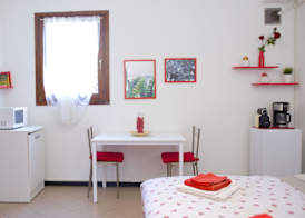 1 Bed-sleeps 2-aircon-town Centre-free Parking 5