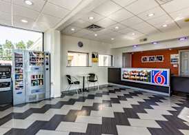 Motel 6 Elizabeth, NJ - Newark Liberty Intl Airport 2