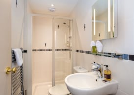 2 Cambridge Villas B & B 2
