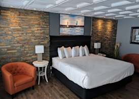 Terrace Bay Hotel - Lakefront 4