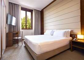 Occidental Aurelia 5