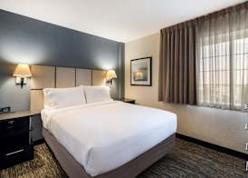 Sonesta Simply Suites Chicago Waukegan 5