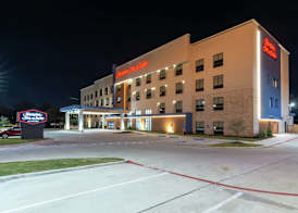 Hampton Inn & Suites Dallas East 4