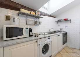 Elevator, Ac, Wifi - Heart of historic city center 3