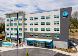 Tru by Hilton Asheville Blue Ridge Parkway 2