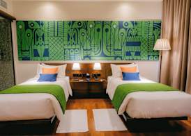 Waters Edge Hotel 5