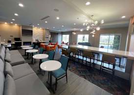 La Quinta Inn & Suites by Wyndham Sulphur Lake Charles 3