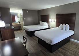 Days Inn by Wyndham Clinton 5