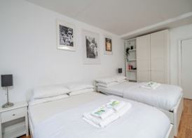 Spacious Studio Apartment Soho Square 4