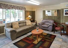 Econo Lodge 4