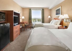 Days Inn & Suites by Wyndham Cochrane 3
