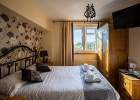 The Beacon & Railway Hotel 4