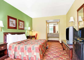 Super 8 by Wyndham Nashville Near Downtown / I-40 3