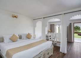 Swaroop Vilas - Lake Facing Boutique Hotel 2