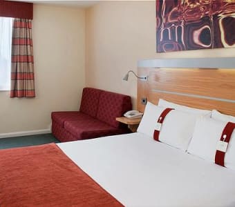 Future Inn Cardiff Bay Hotel  Cardiff 2023 UPDATED DEALS £67, HD Photos &  Reviews