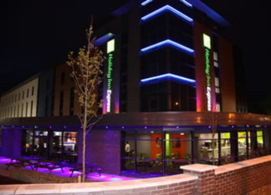Holiday Inn Express DUNSTABLE by IHG 1