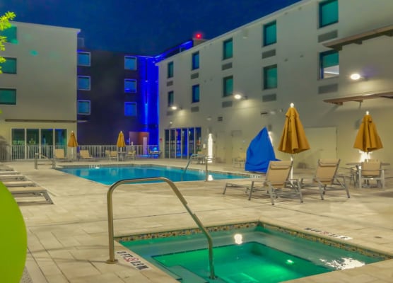 Holiday Inn Express & Suites MIAMI AIRPORT EAST by IHG 1