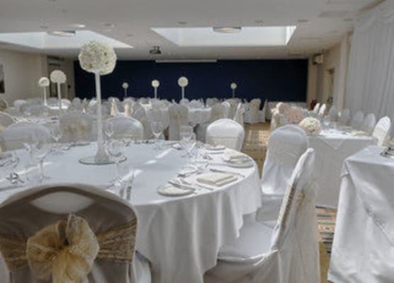 Holiday Inn LONDON GATWICK - WORTH by IHG 1