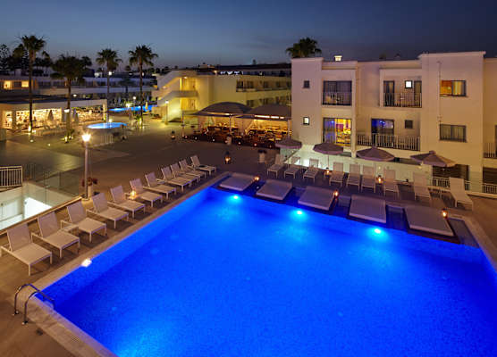 Melpo Antia Hotel & Suites 1