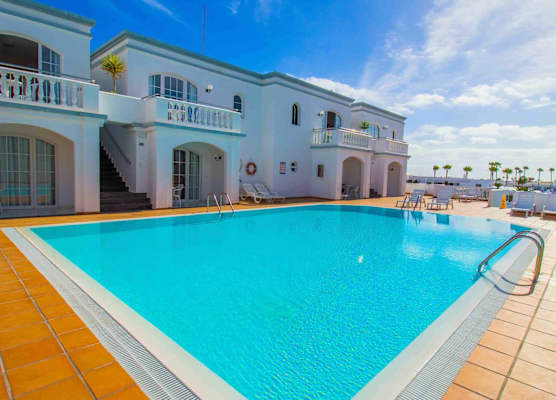 Apartamentos Corona Mar 1