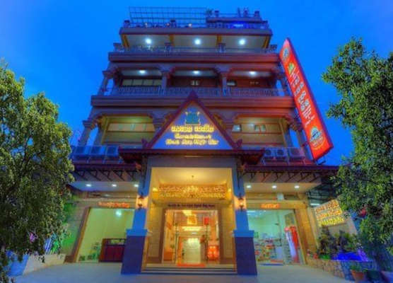 Seventh Heaven Hotel and High Bar 1