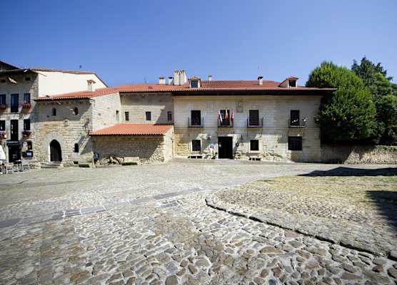 Parador de Santillana Gil Blas 1