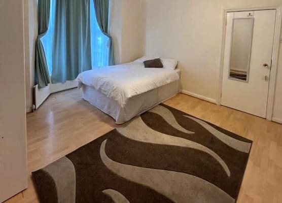Bruce Rooms 1