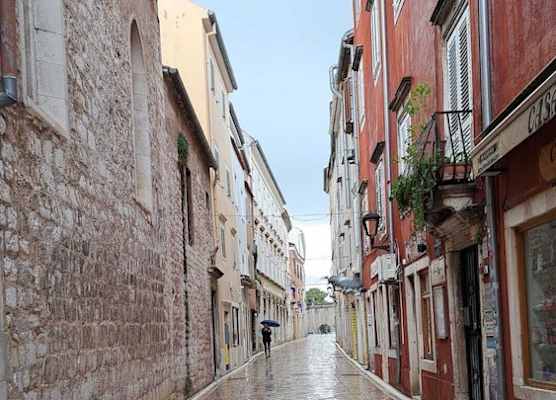 Victoria apt Old Town by Adex Travel 1
