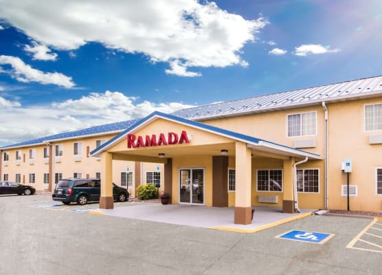 Ramada by Wyndham Sioux Falls 1