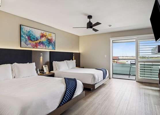 456 Embarcadero Inn & Suites 1